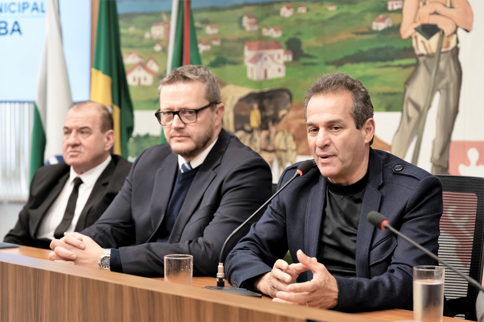 CMC lança frente parlamentar de condomínios garantidoras Mural do