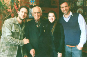 Foto com os netos: Fernando Carlos Coelho, Martha e Henrique.