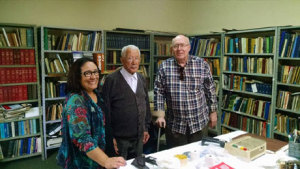 Venevérito com a filha Dirlene em seu antigo escritório, durante a entrevista para o próximo “Vozes do Paraná”