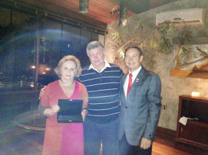 Ester Proveller, Ari Zugman (centro) e Waldemir Kürten