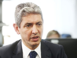 Reda Mansour: fala português