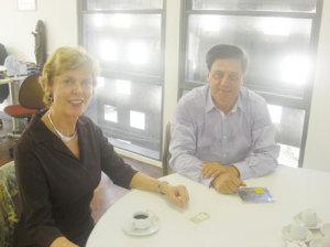 Embaixadora da Áustria e o diretor Judas Tadeu Grassi Mendes, da EBS.