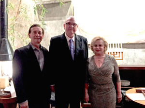 O desembargador Antenor Demeterco Júnior (centro), Waldemir Kürten (esquerda) e Ester Proveller