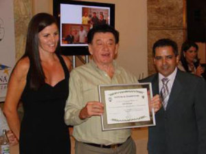 Ervin Bonkoski (ao centro)