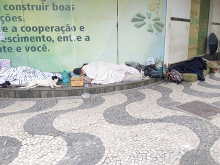 Foto 2: Rua Com. Araújo, mesmo sábado.