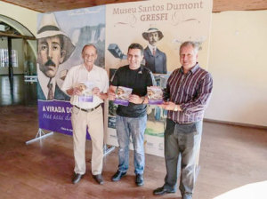Gilmar Piolla (centro), no lançamento do livro “Nas Asas da História”, de Chico Alencar.
