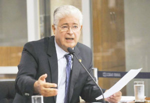 Roberto Requião: apoio a Greca?