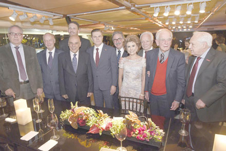 Cícero Zanetti e Heloísa Guarita com presidente da OAB, José Augusto Noronha, ex-presidentes e Renê Dotti