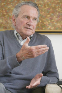 Karlos Rischbieter