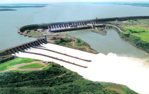 Vertedouro da Usina de Itaipu