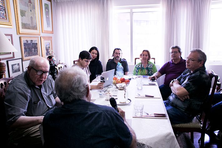 Mazza e o grupo de entrevistadores: Aroldo, Vinicius Sgarbe, Gisele Hishida, Gladimir Nascimento, Maí Nascimento Mendonça, Dante Mendonça e Marcus Vinícius Gomes.