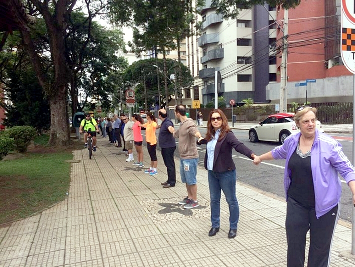 O abraço à Praça do Japão.