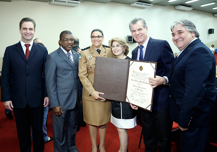 No mesmo ano, a Cel. Audilene recebe título de cidadã benemérita de Maringá