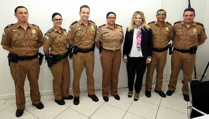 Cel. Audilene, com a vice-governadora Cida Borghetti, esteve na sede da Patrulha Escolar Comunitária de Curitiba em 1º de novembro de 2017.