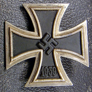 A Cruz de Ferro revigorada por Hitler