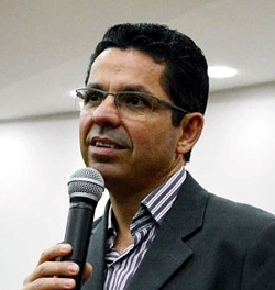 Miguel Sanches Neto: reitor