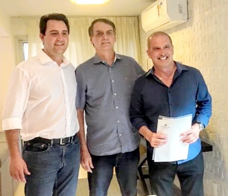 Ratinho Jr com Bolsonaro e o deputado federal Onix Lorenzoni