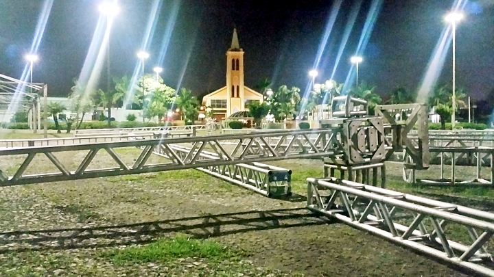 Estruturas sendo montadas no Santuário do Rocio