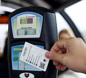 Cartão transporte (Foto: Aniele Nascimento/Arquivo/Gazeta do Povo)