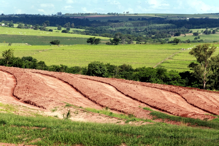 O Programa de Microbacias beneficia diretamente mais de 21 mil produtores, graças a poio e incentivo da governadora Cida Borghetti. (Foto: Rogério Machado)