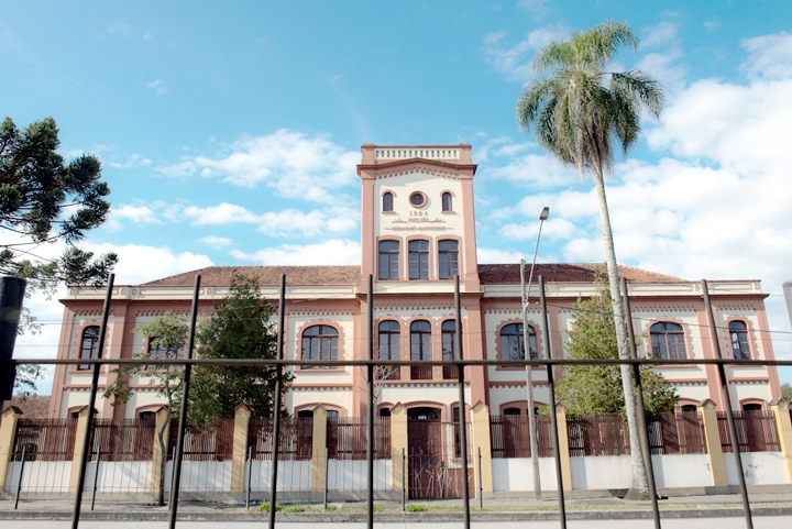 Fachada do Hospital N.S.da Luz dos Pinhais