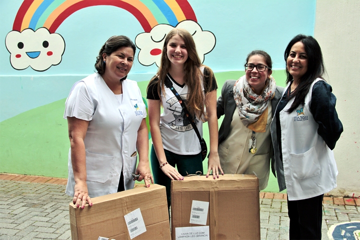 Entrega de prêmio a alunos especiais (crédito: divulgação)