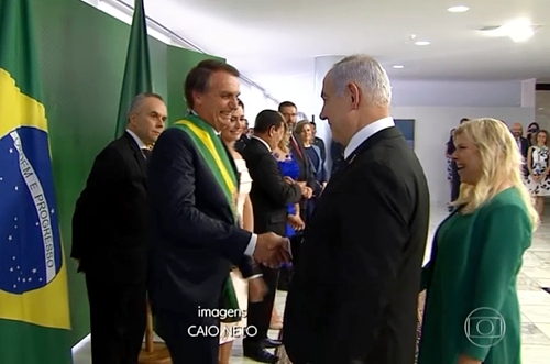 Premier de Israel, Benjamin Netanyahu cumprimenta Bolsonaro (G1)