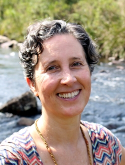 Cláudia Lopes Bório