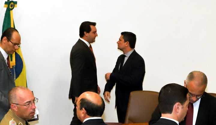O governador Carlos Massa Ratinho Junior participou nesta segunda-feira (4), em Brasília, do lançamento do projeto de lei anticrime apresentado pelo ministro da Justiça e Segurança Pública, Sergio Moro. O governador colocou a estrutura do Estado à disposição para implantar as medidas no Paraná. (Foto: Rodrigo Félix Leal/ANPr)
