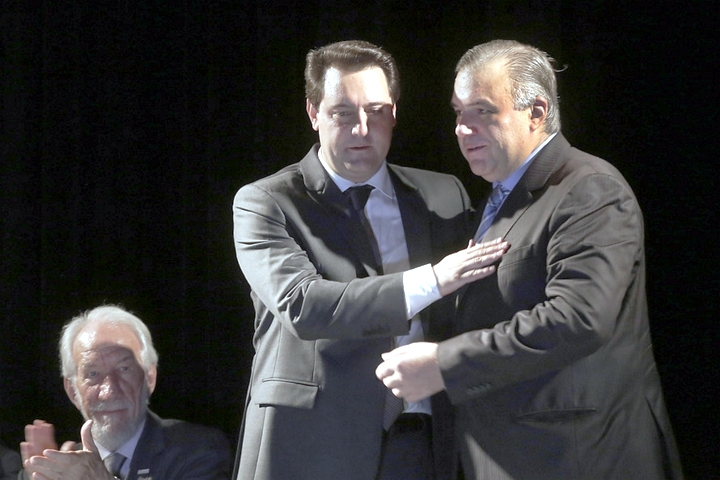 O governador Carlos Massa Ratinho Junior, dá posse a Ney Leprevost na pasta da secretaria da Justiça, Família e Trabalho. (Foto: Arnaldo Alves / ANPr)