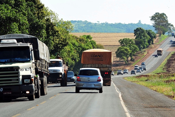 (legenda) O governo federal pode licitar concessões de 3,5 mil quilômetros de rodovias do Paraná, em 2020, sugere o Governo do Paraná. (Foto: Ivan Bueno/Arquivo – SEIL)