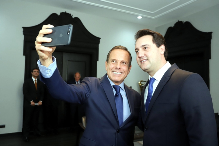 Os governadores Carlos Massa Ratinho Junior e João Doria Junior se unem para controlar as fronteiras contra o crime organizado nos dois estados (Foto: Rodrigo Félix Leal/ANPr)