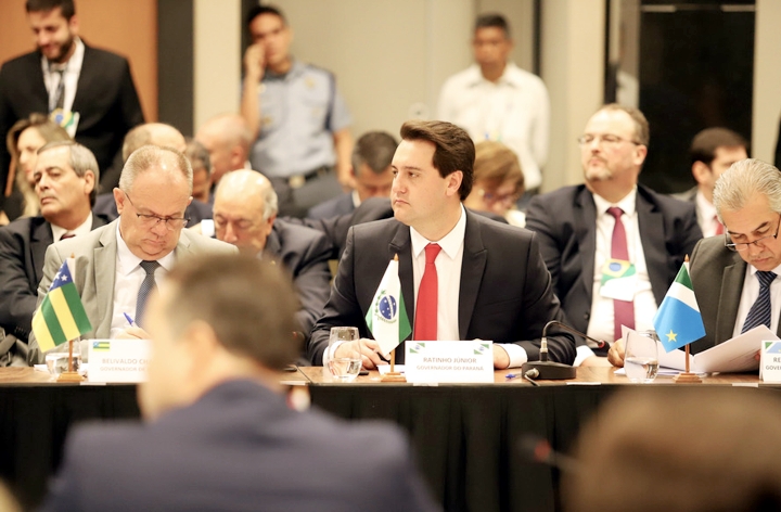 No Fórum de Governadores, o governador Carlos Massa Ratinho Junior união e fortalecimento dos Estados perante o governo federal. (Foto: Rodrigo Félix Leal/ANPr)