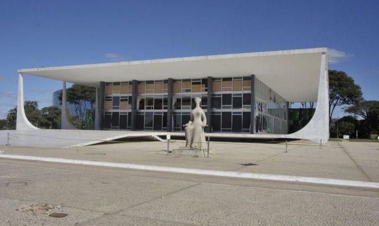 Direito em Pauta: liberdade de imprensa em perigo