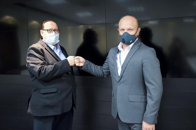 Leandro Vergara (esq) assume a presidência do ICI; Fabrício Zanini (dir), ex-presidente, será assessor institucional