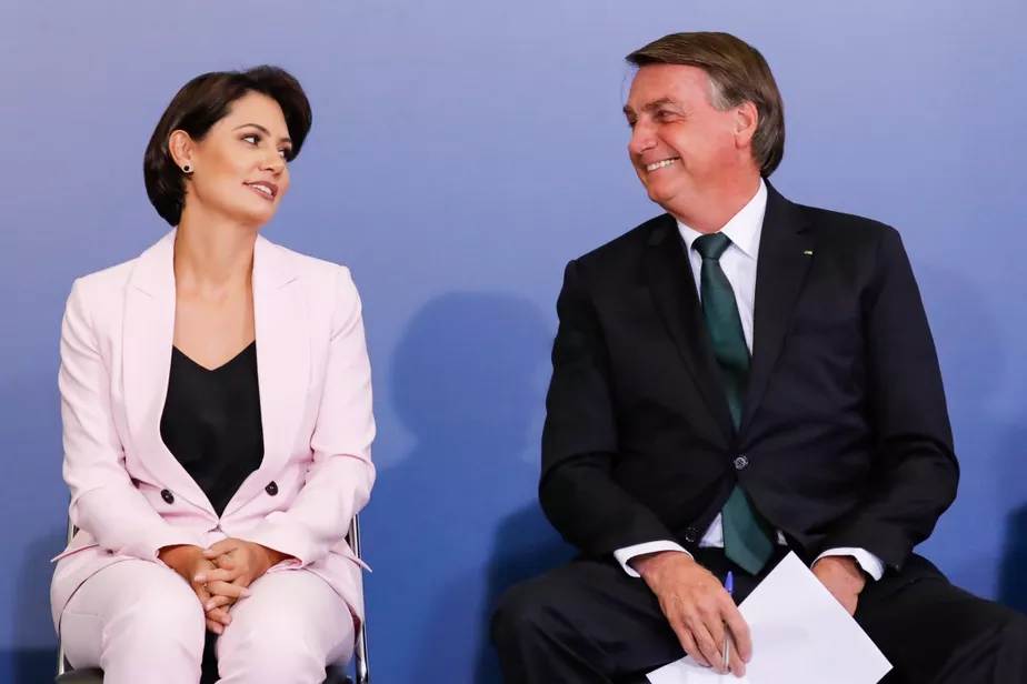 Michelle é Pressionada A Se Engajar Na Campanha De Bolsonaro - Mural Do ...