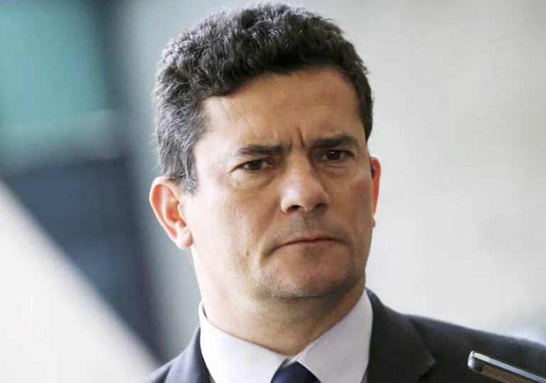 Moro segue liderando a disputa pelo Palácio Iguaçu
