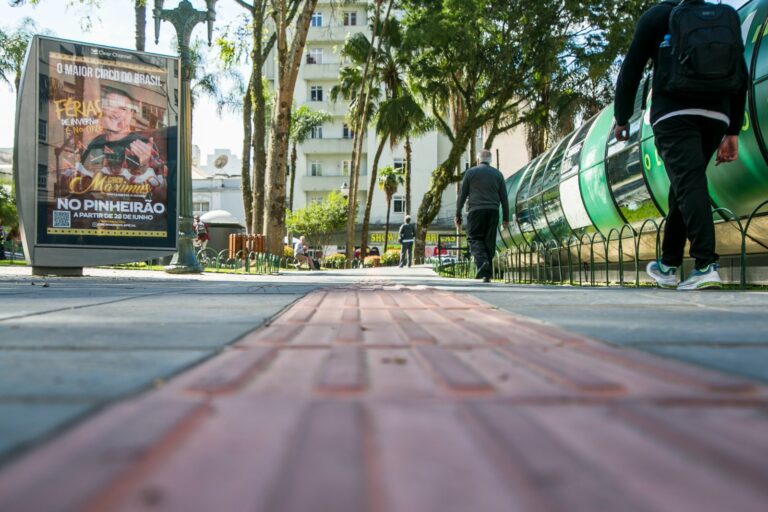 Zeladoria urbana: A praça Carlos Gomes é do povo