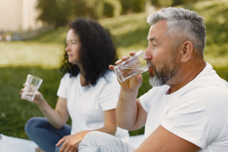 Março Vermelho: hidratação ajuda a prevenir o câncer renal