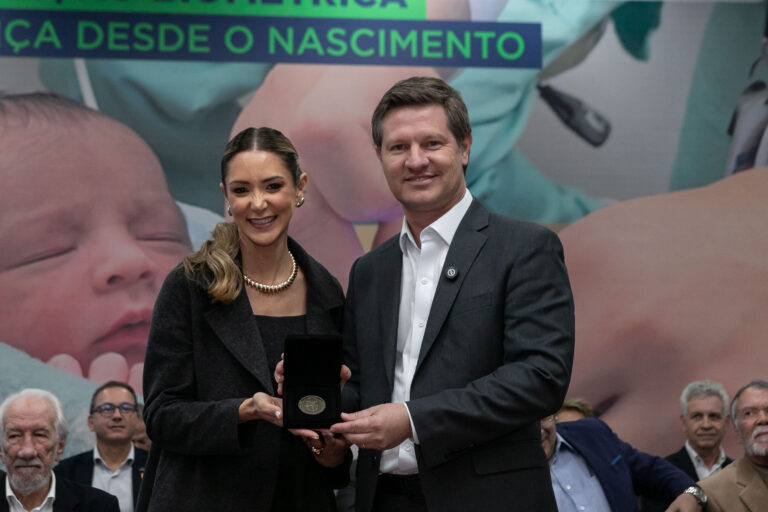 Negócios & Gente: proteção à infância com biometria neonatal