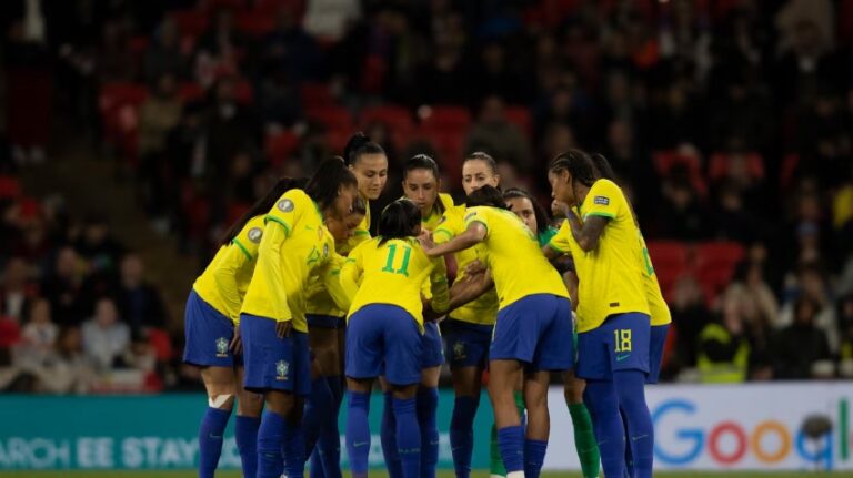 Esporte e Destino: O futebol também é feminino