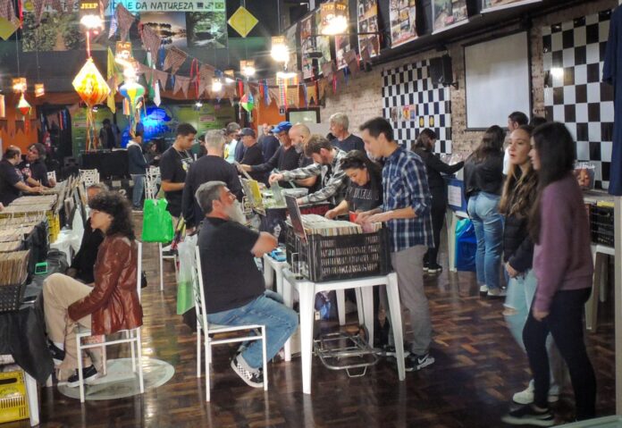 Feira do Vinil no Jeep Clube - Foto Simone Rodriguez