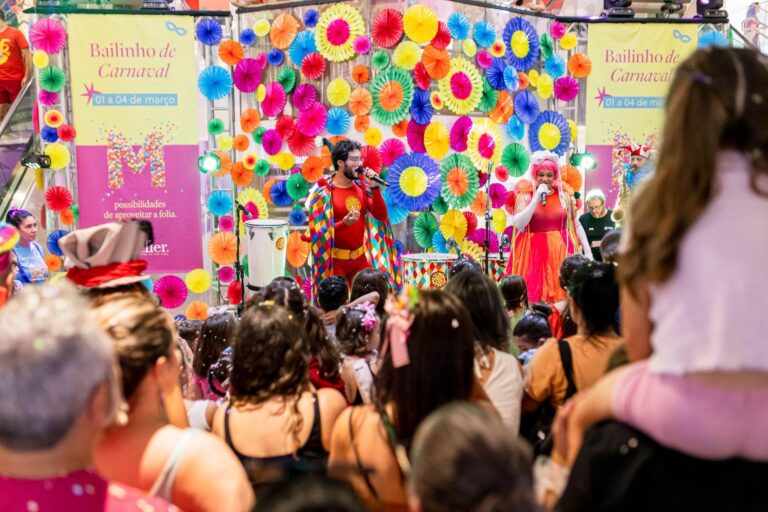 Carnaval toma conta de Curitiba. Veja programação