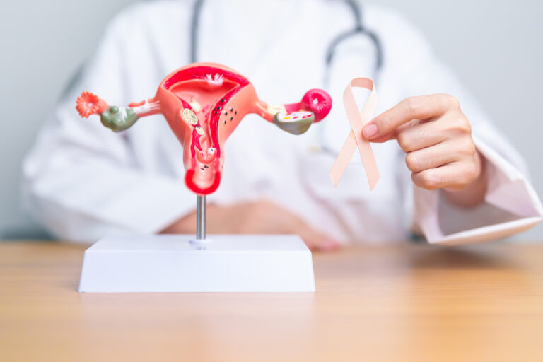 Março reforça alerta para doenças que impactam saúde da mulher