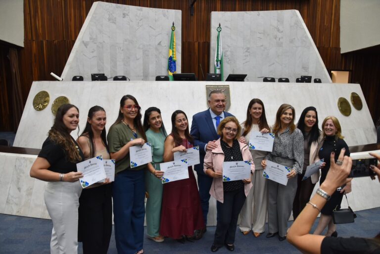 Dia da Educação: professores são homenageados na Alep