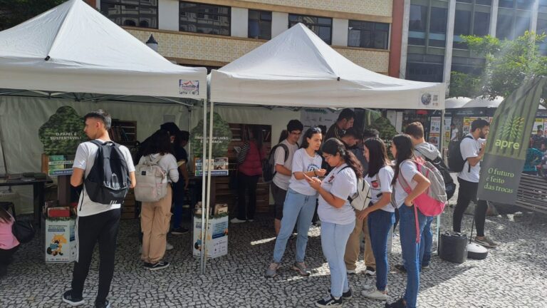 Troca de livros movimenta leitura e economia circular