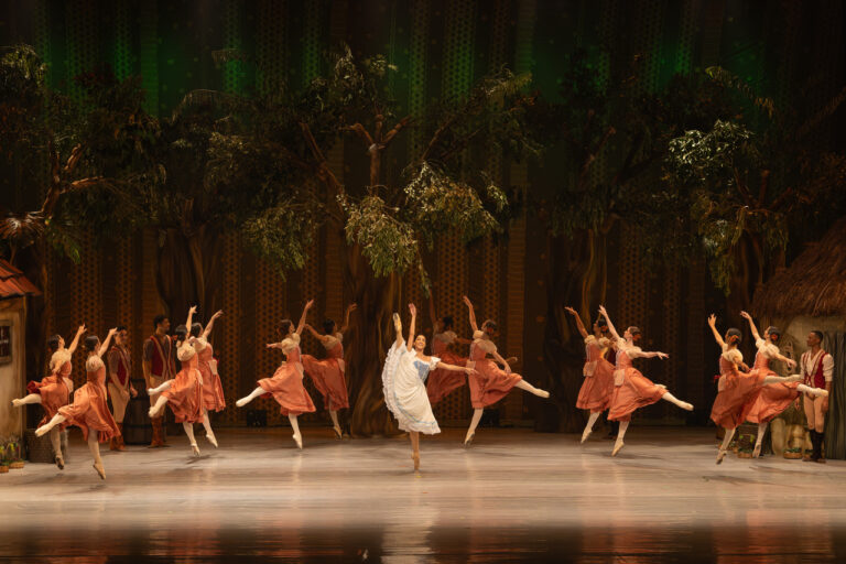 Julho: Ballet clássico “Giselle” volta ao Guairão com três sessões