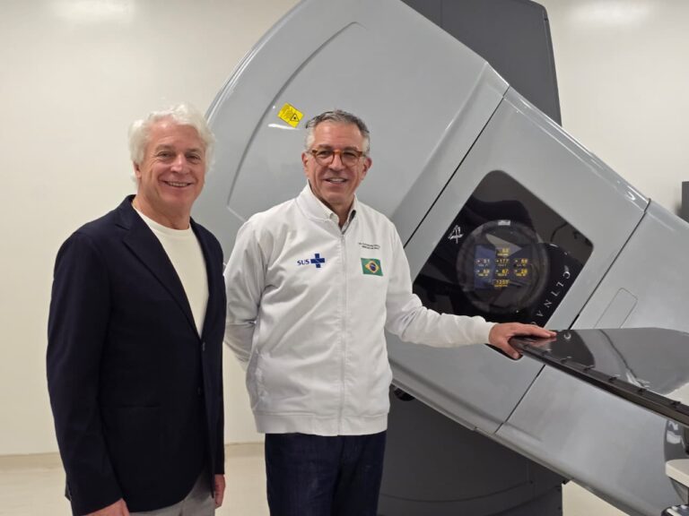 Ministro Alexandre Padilha visita Hospital Angelina Caron