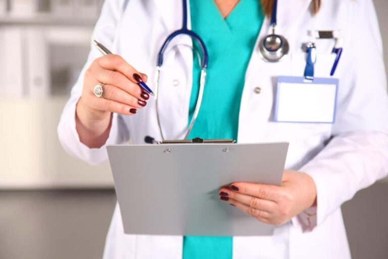 Clínico médico é fundamental para o cuidado integral